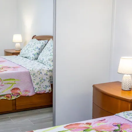 公寓 Avo Benta 1 *